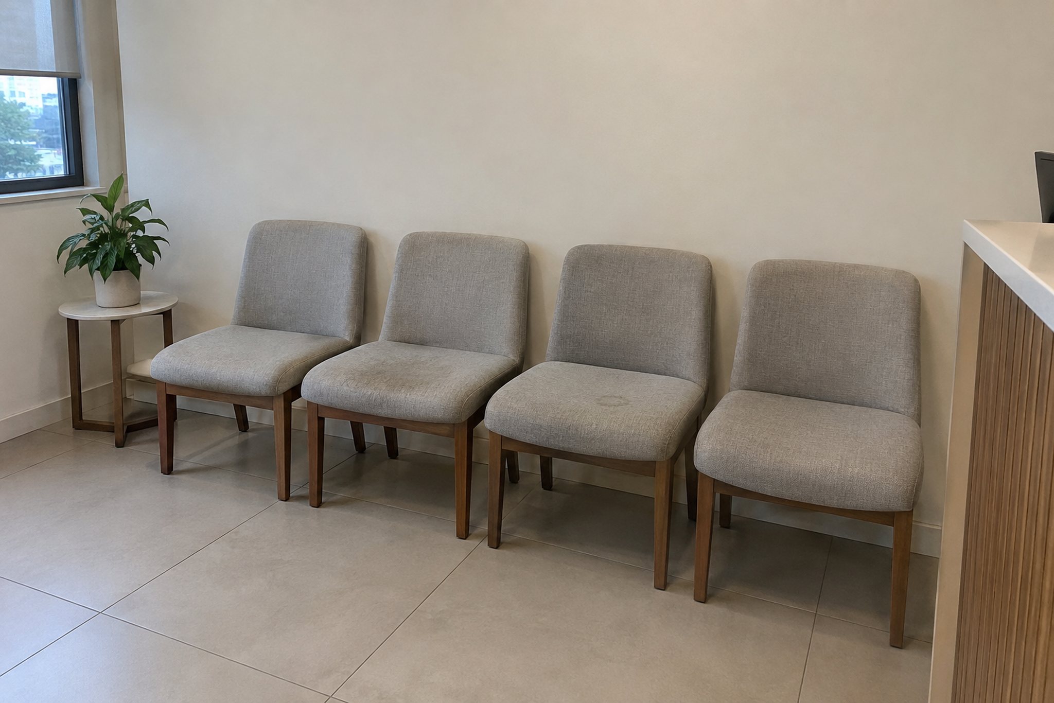 Cadeiras estofadas de sala de espera